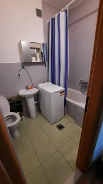 Izdavanje, jednosoban stan, 52m², Centar, Podgorica - image 4