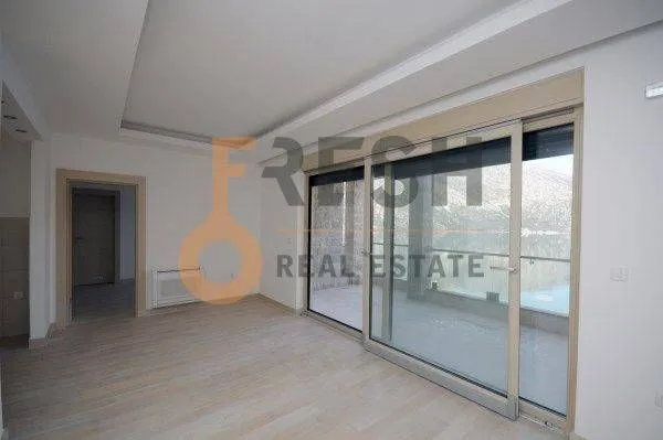 Prodaja, trosoban stan, 156m², Kotor, Crna Gora