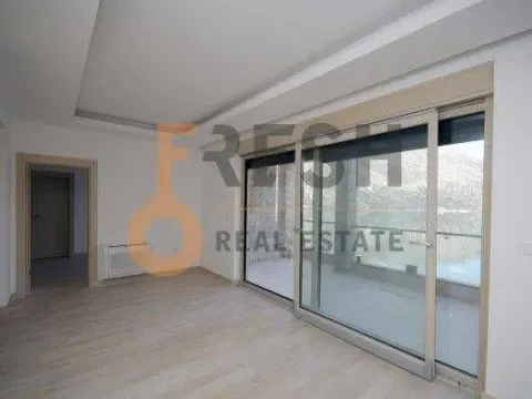 Prodaja, trosoban stan, 156m², Kotor, Crna Gora - image 2