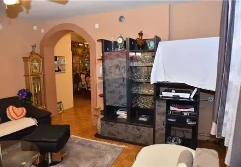 Prodaja, kuća, 696m², Zlatica, Podgorica - image 8