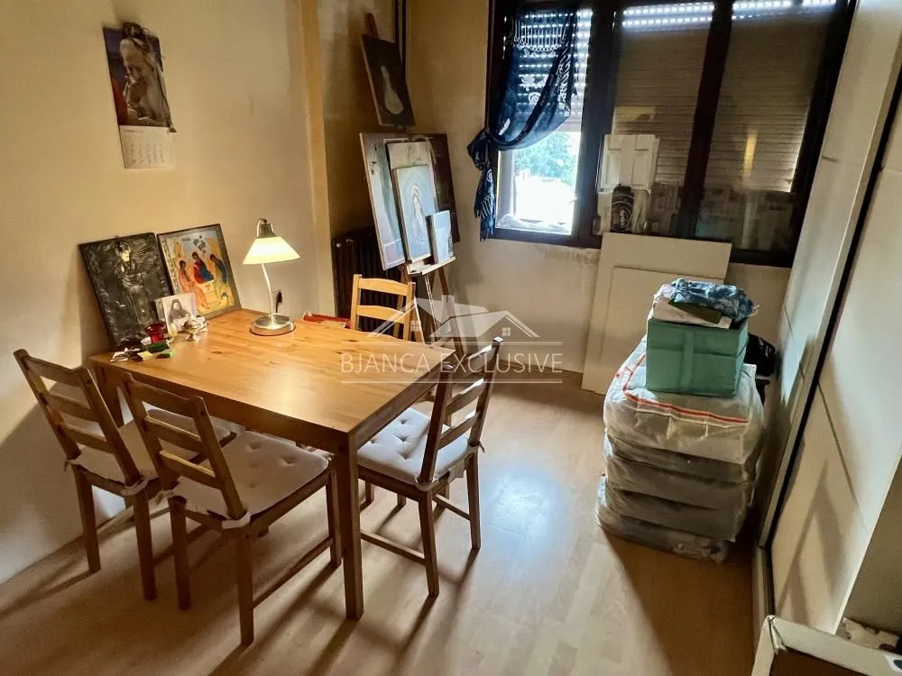 Prodaja, četvorosoban stan, 111m², Vračar Sve Podlokacije, Beograd