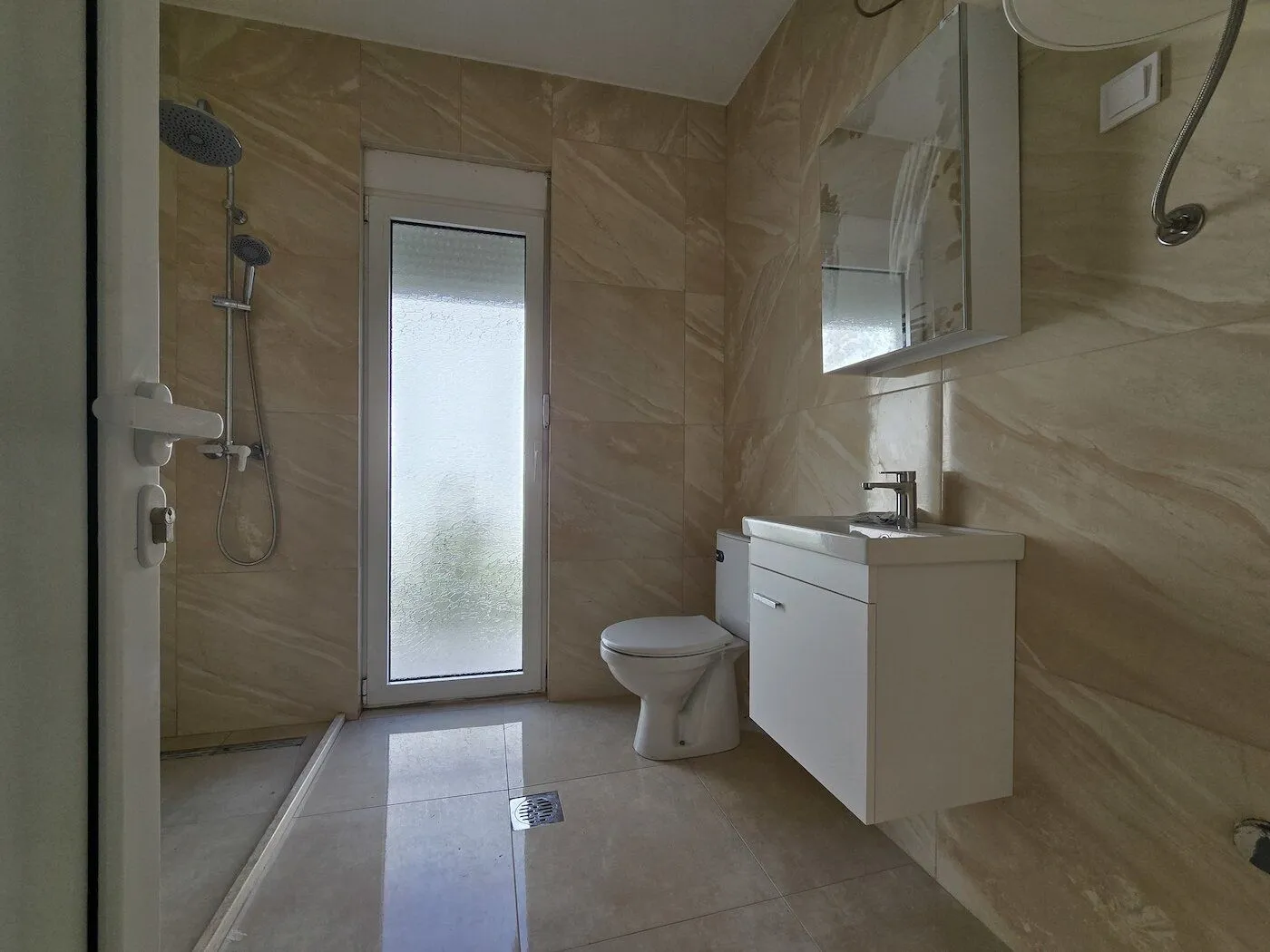 Rent, office space, 337m², Stari Aerodrom, Podgorica