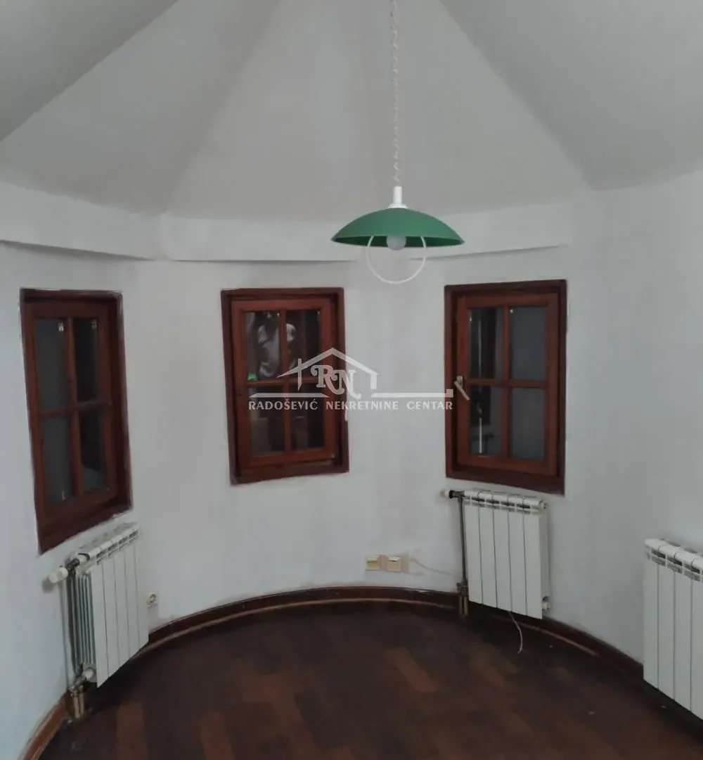Izdavanje, dvosoban stan, 80m², Vračar Sve Podlokacije, Beograd