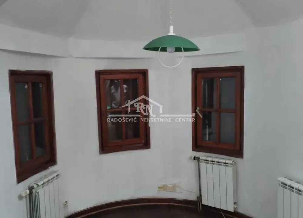 Izdavanje, dvosoban stan, 80m², Vračar Sve Podlokacije, Beograd