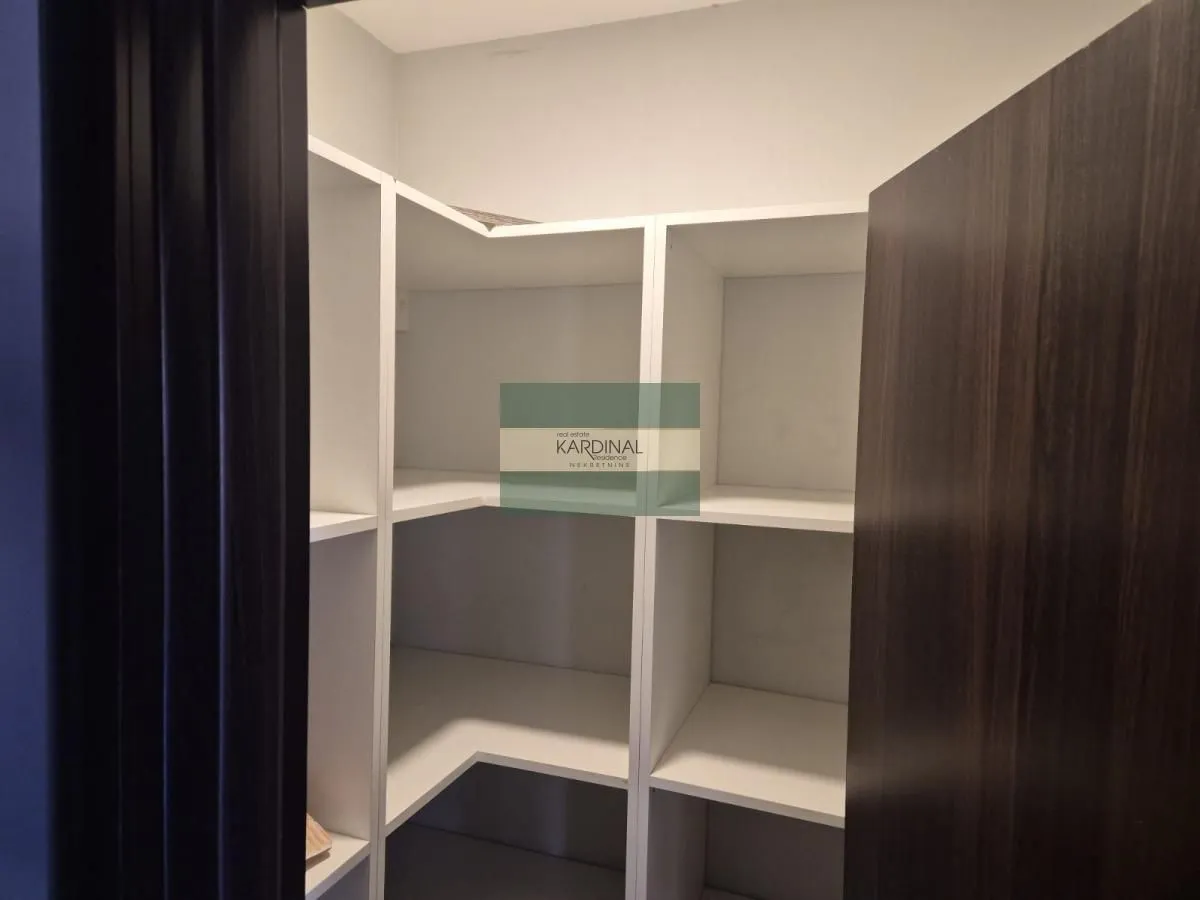 Izdavanje, dvosoban stan, 76m², Veliki park, Kragujevac