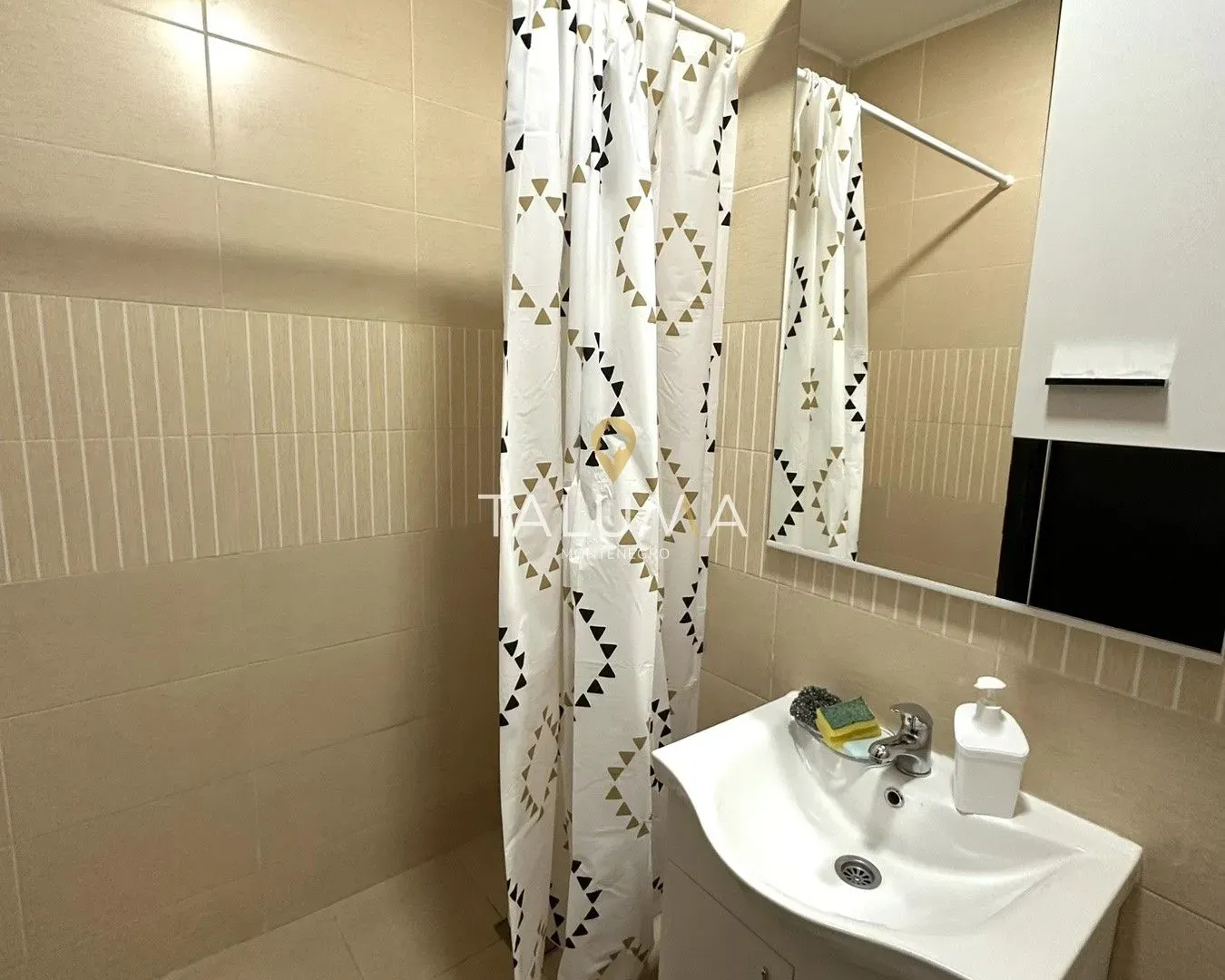 Rent, one bedroom apartment, 59m², Blok 5, Podgorica