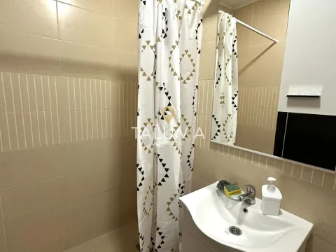 Izdavanje, jednosoban stan, 59m², Blok 5, Podgorica - image 2