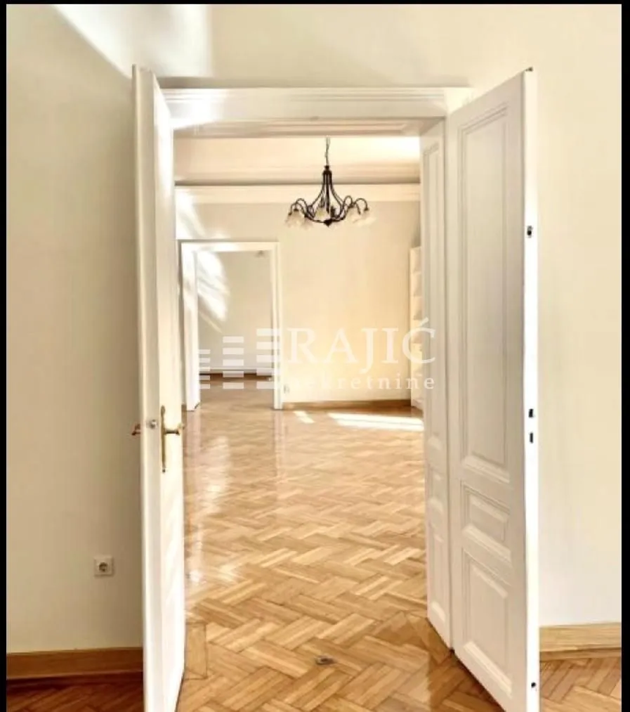 Rent, apartment, 240m², Stari Grad, Beograd