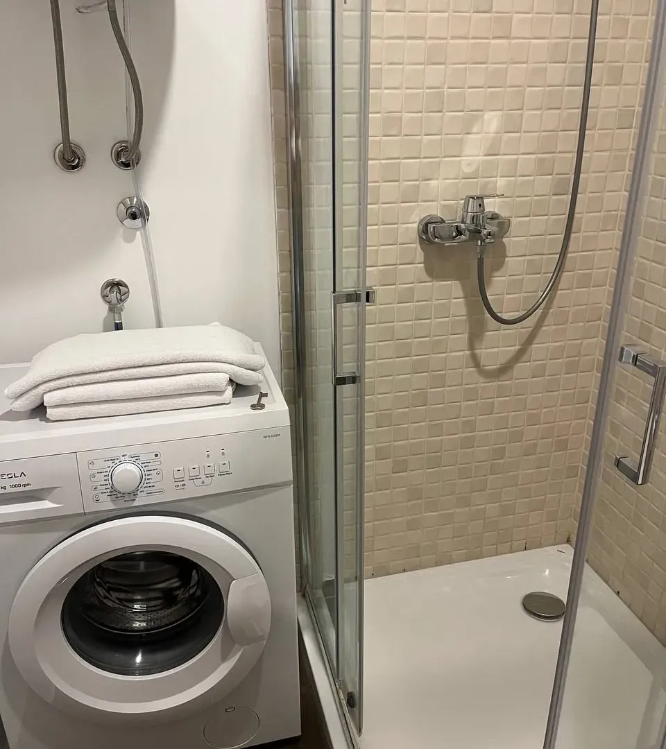 Izdavanje, garsonjera, 34m², Bečići, Budva