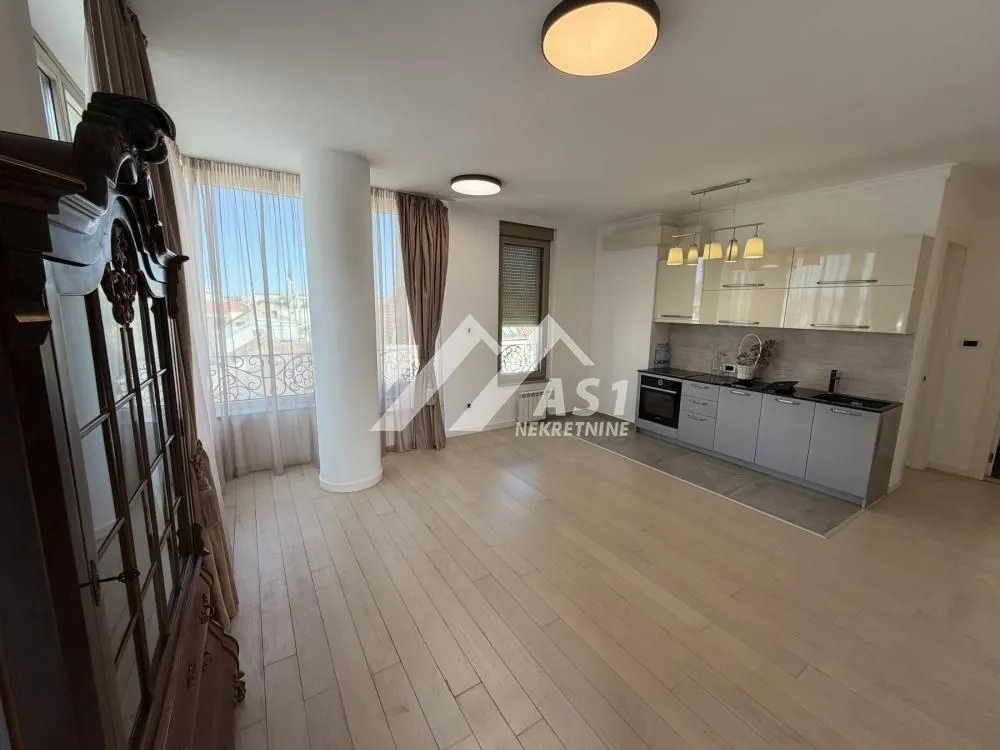 Izdavanje, trosoban stan, 57m², Novi Sad Sve Podlokacije, Novi Sad