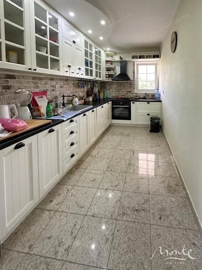 Prodaja, kuća, 250m², Bar, Crna Gora