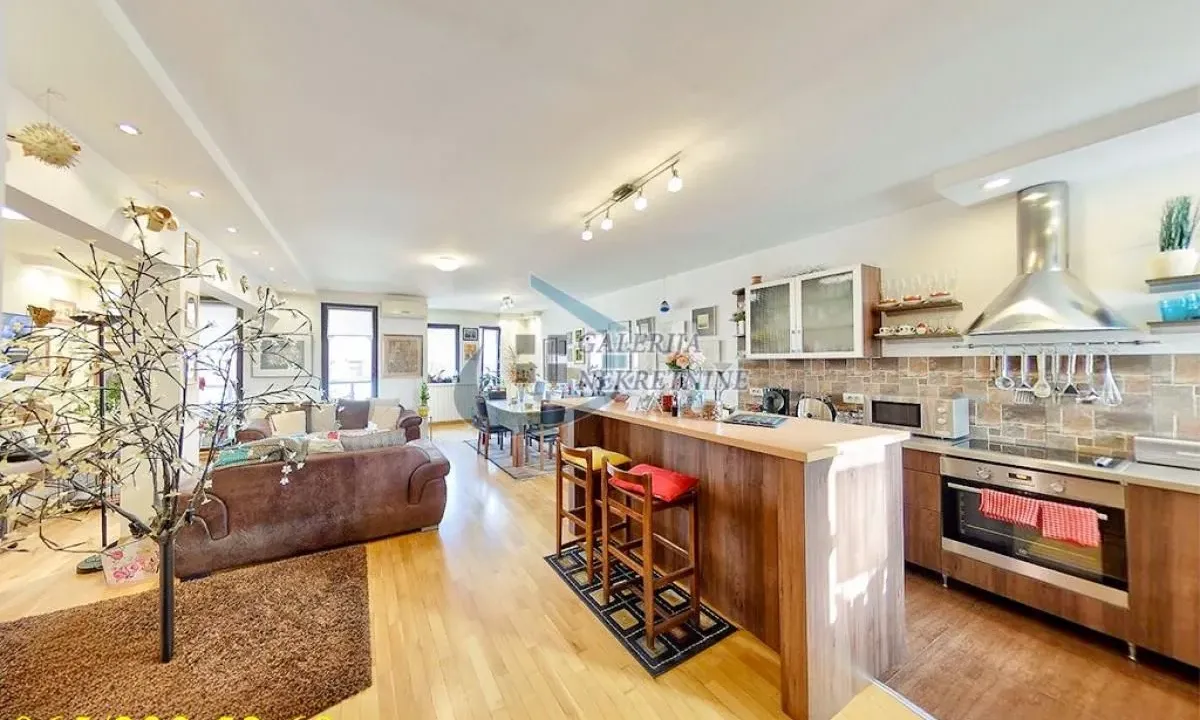 Prodaja, dvosoban stan, 101m², Čubura, Beograd