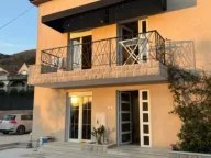 Izdavanje, kuća, 160m², Dumidran, Tivat - image 10