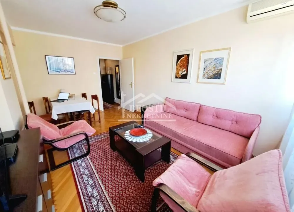 Izdavanje, trosoban stan, 69m², Stari Grad, Beograd