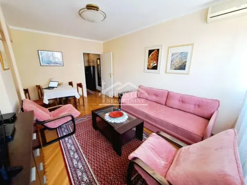Rent, three bedroom apartment, 69m², Stari Grad, Beograd