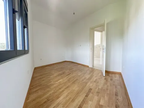 Prodaja, četvorosoban stan, 160m², Drač, Podgorica - image 6