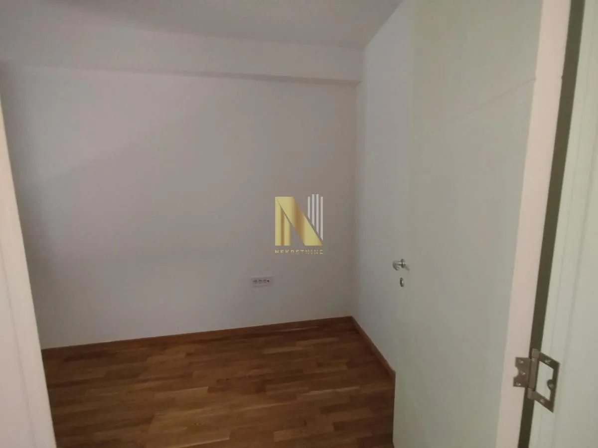 Izdavanje, dvosoban stan, 61m², Socijalno, Novi Sad Sve Podlokacije