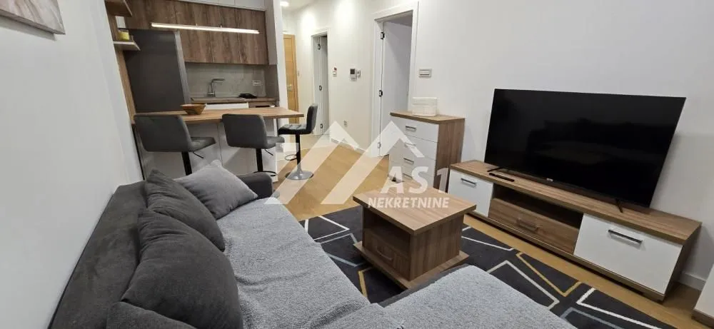 Izdavanje, dvosoban stan, 45m², Rotkvarija, Novi Sad Sve Podlokacije