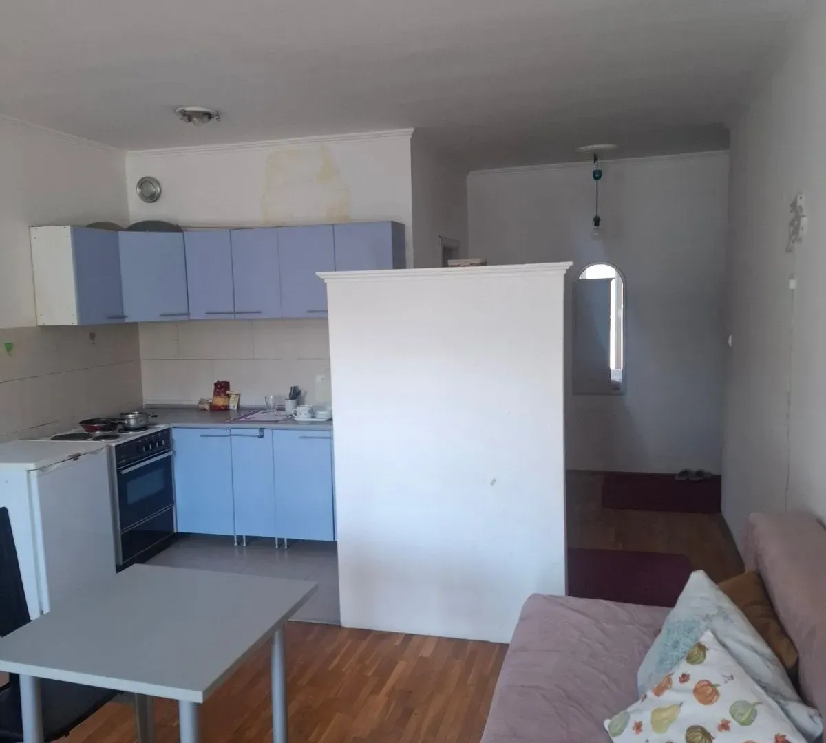 Izdavanje, jednosoban stan, 37m², Vračar Sve Podlokacije, Beograd