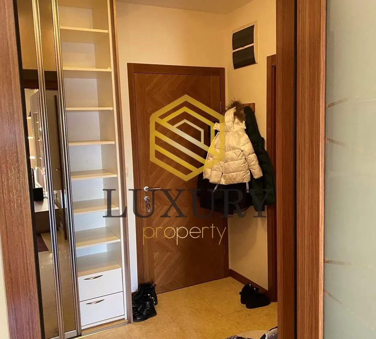 Izdavanje, jednosoban stan, 53m², Centar, Podgorica