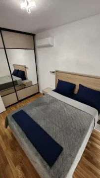 Izdavanje, trosoban stan, 90m², Kalimanj, Tivat - image 2