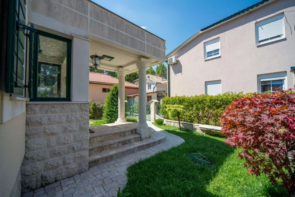 Prodaja, kuća, 169m², Cetinje, Crna Gora