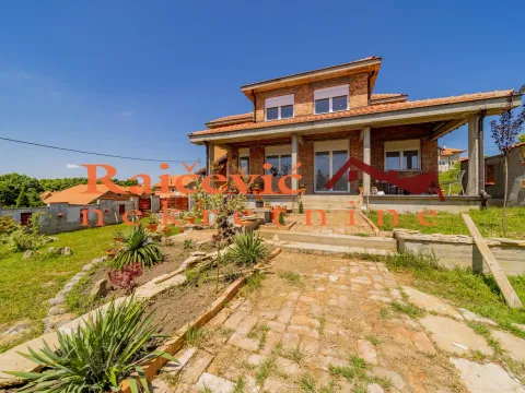 Prodaja, kuća, 320m², Voždovac Sve Podlokacije, Beograd - image 1