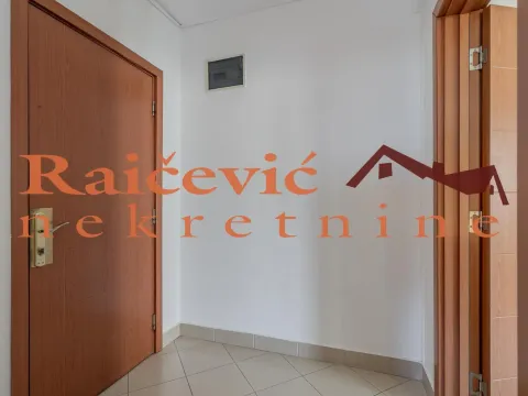 Sale, one bedroom apartment, 33m², Autokomanda, Voždovac Sve Podlokacije - image 9