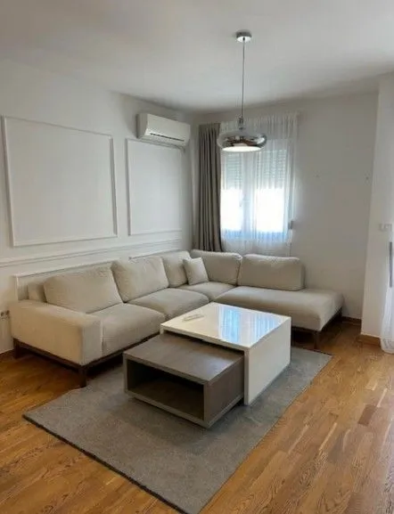 Izdavanje, jednosoban stan, 45m², City Kvart, Podgorica