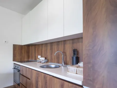 Izdavanje, dvosoban stan, 90m², Budva, Crna Gora - image 13