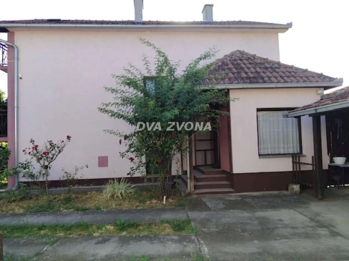 Prodaja, kuća, 172m², Beška, Inđija
