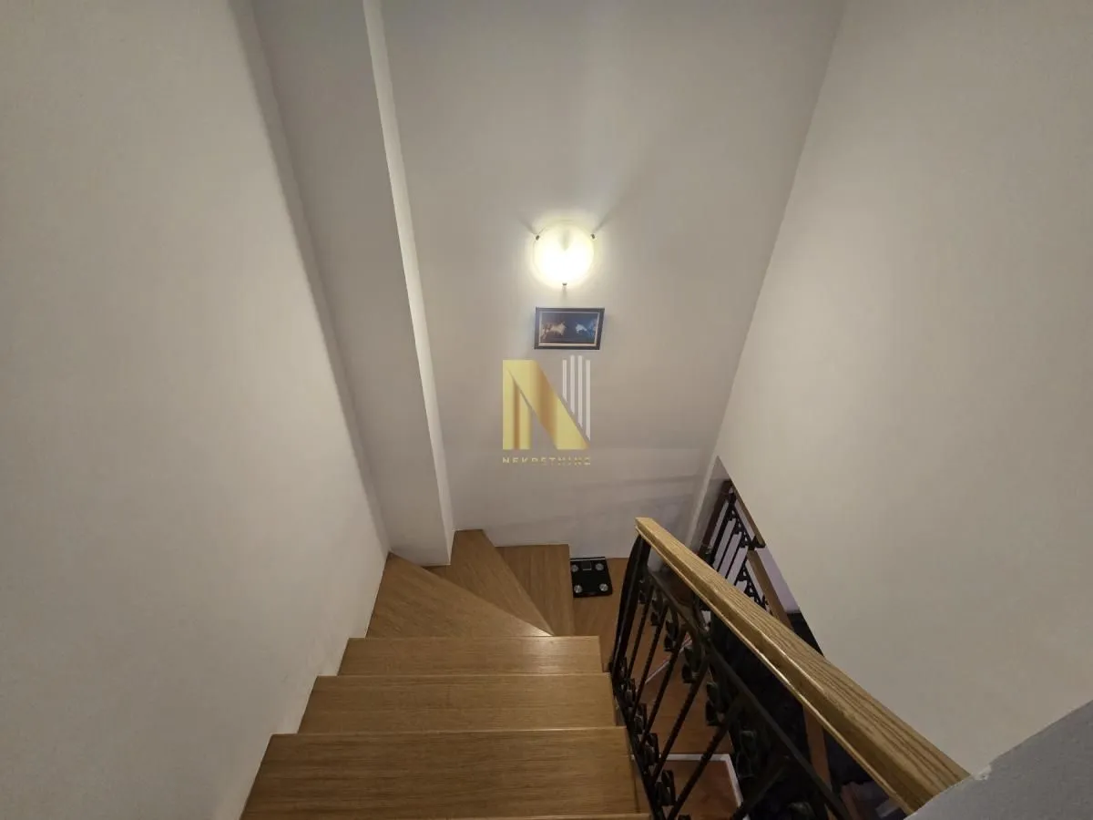 Prodaja, trosoban stan, 80m², Socijalno, Novi Sad Sve Podlokacije