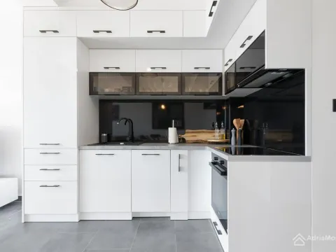 Prodaja, jednosoban stan, 60m², Centar, Tivat - image 4