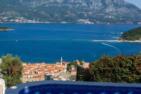 Rent, house, 250m², Budva, Crna Gora - image 10