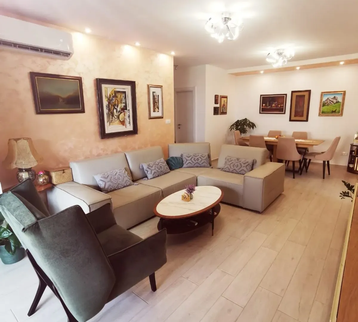 Prodaja, jednosoban stan, 61m², Dobrota, Kotor