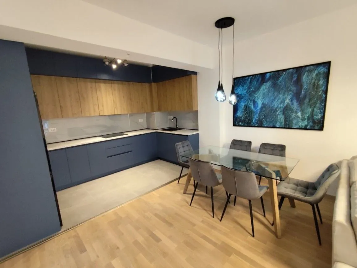 Izdavanje, dvosoban stan, 79m², Malo Brdo, Podgorica