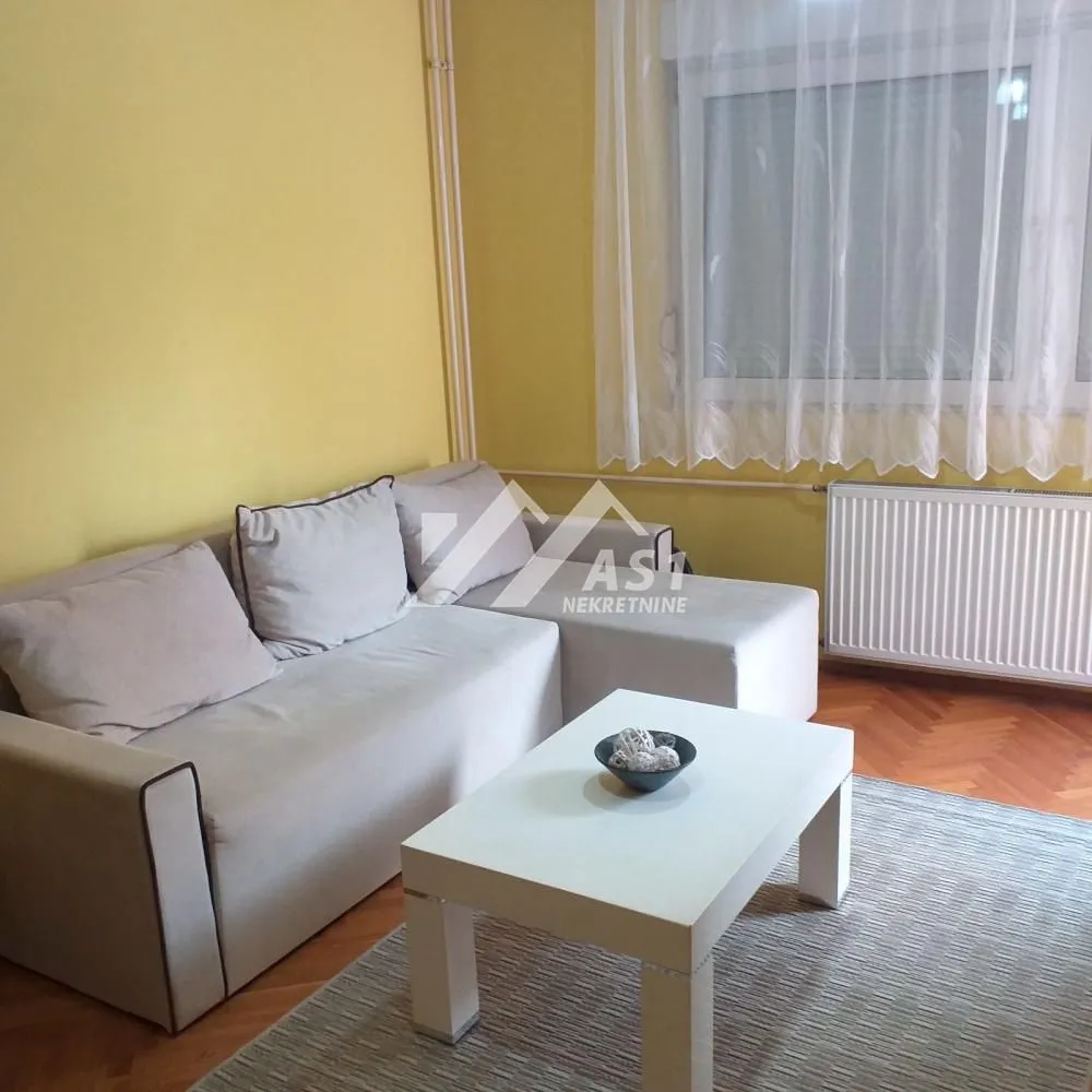 Izdavanje, jednosoban stan, 35m², Adamovićevo Naselje, Novi Sad Sve Podlokacije