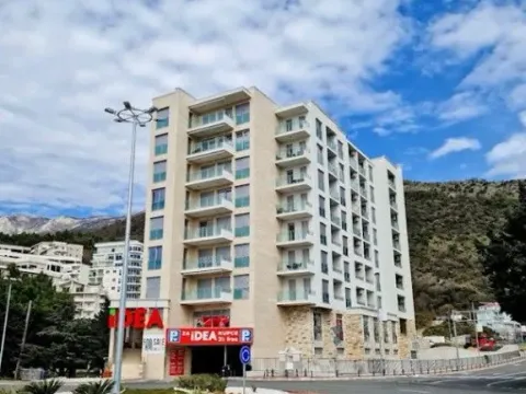 Izdavanje, jednosoban stan, 48m², Bečići, Budva - image 13