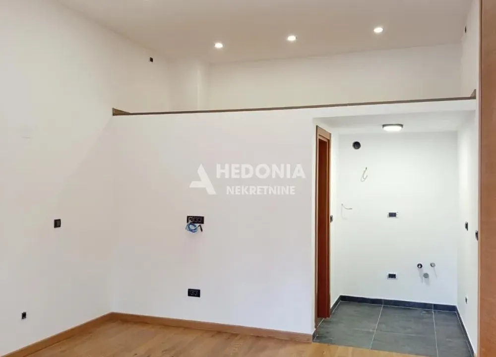 Prodaja, stan, 19m², Slavujev Venac, Zvezdara Sve Podlokacije