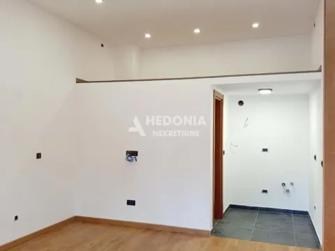 Prodaja, stan, 19m², Slavujev Venac, Zvezdara Sve Podlokacije - image 1