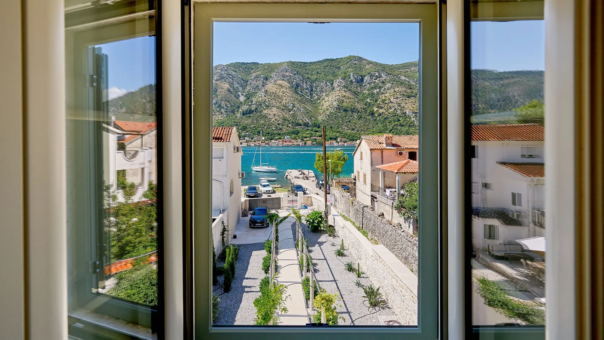 Izdavanje, kuća, 200m², Dobrota, Kotor