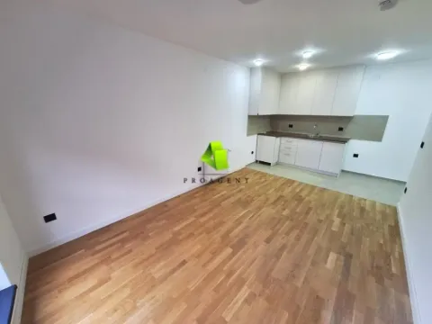 Rent, office space, 50m², Medijana, Niš