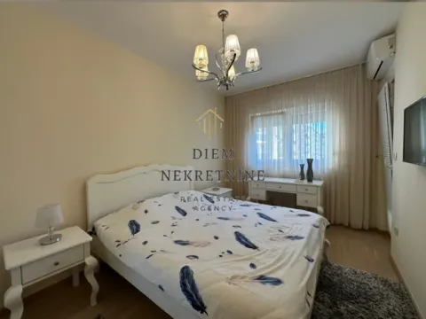 Izdavanje, dvosoban stan, 68m², City Kvart, Podgorica - image 13