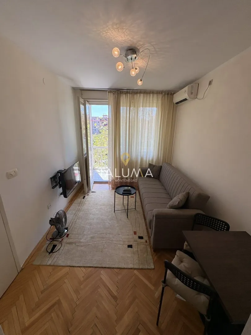 Rent, one bedroom apartment, 38m², Pejton, Podgorica