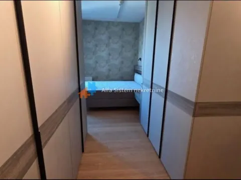 Izdavanje, trosoban stan, 95m², Savski Venac, Beograd - image 11