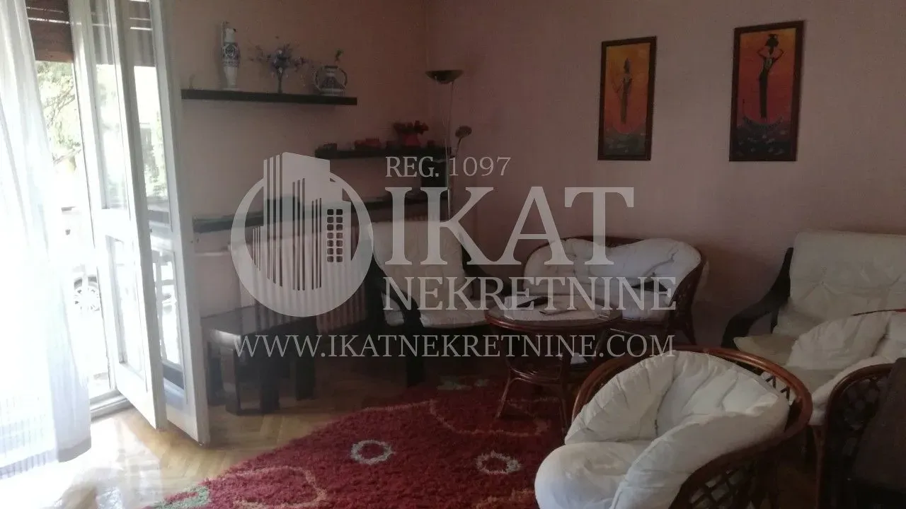 Izdavanje, četvorosoban stan, 120m², Voždovac Sve Podlokacije, Beograd