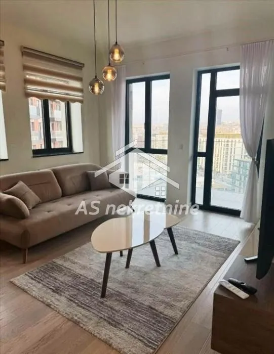 Izdavanje, četvorosoban stan, 110m², Savski Venac, Beograd