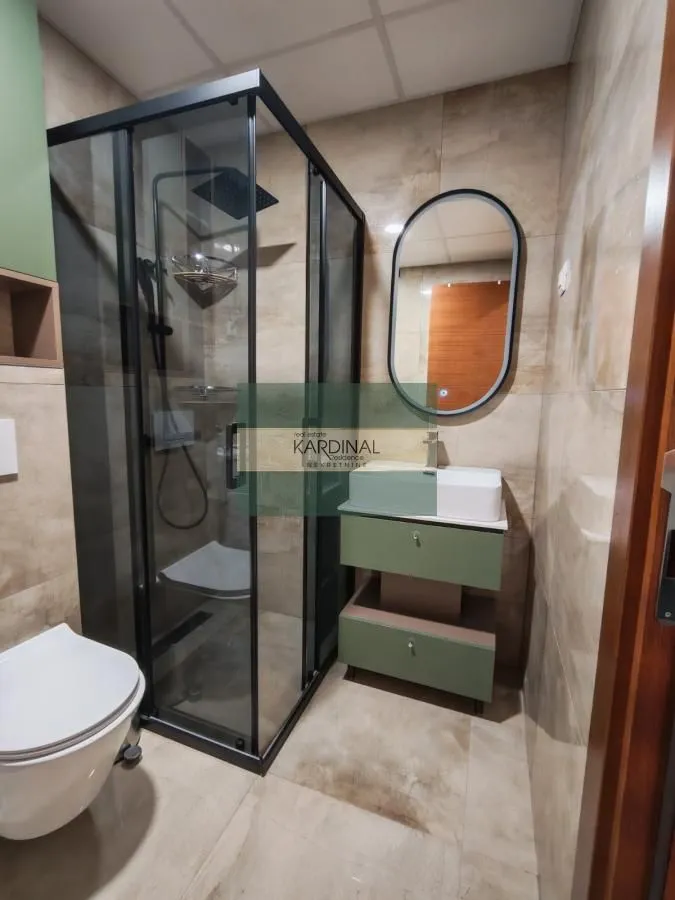 Izdavanje, jednosoban stan, 42m², Centar, Kragujevac