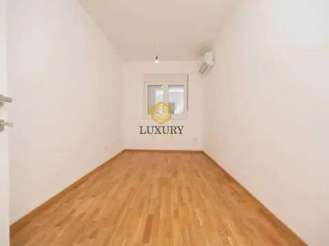 Prodaja, dvosoban stan, 65m², Stari Aerodrom, Podgorica - image 5