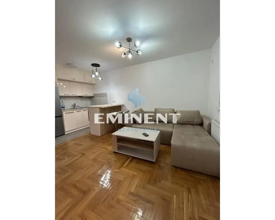 Izdavanje, trosoban stan, 54m², Cvetkova Pijaca, Zvezdara Sve Podlokacije